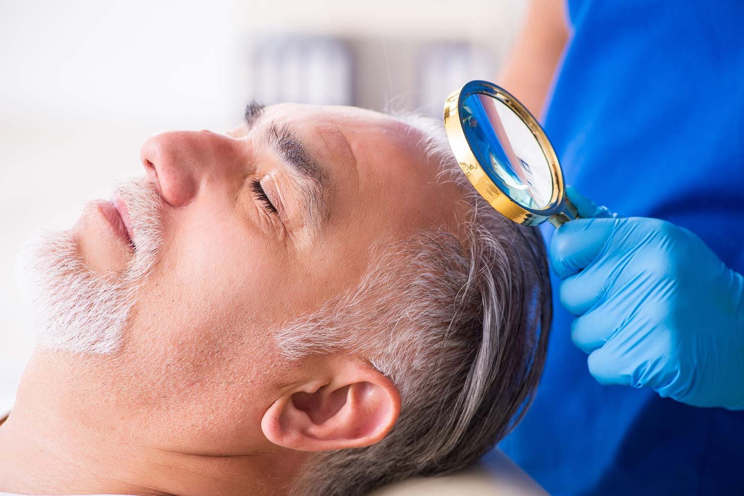 The Right Age for Undergoing Hair Transplant Surgery